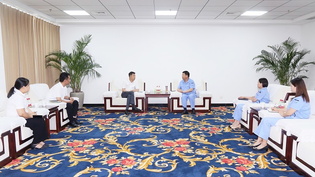 農(nóng)業(yè)銀行洛陽分行行長王軍一行到萬基控股集團調研